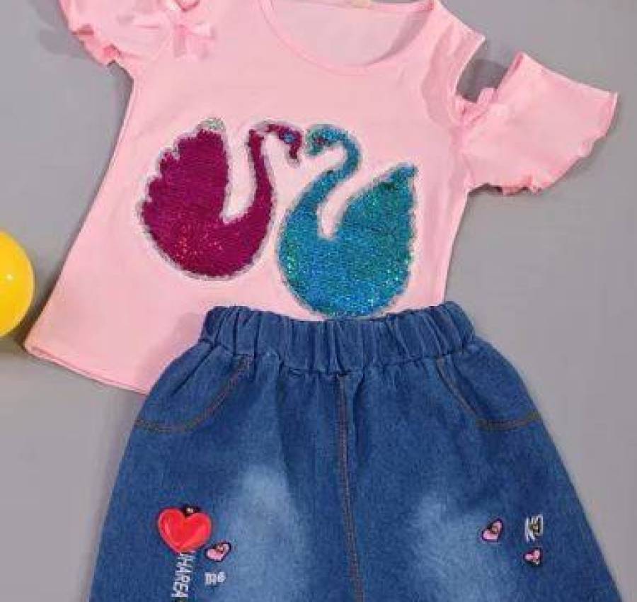 Костюм шотри та футболка для дівчинки на вік з 3 до 8 років