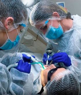 Высококачественное лечение зубов Позняки - любые услуги стоматологов